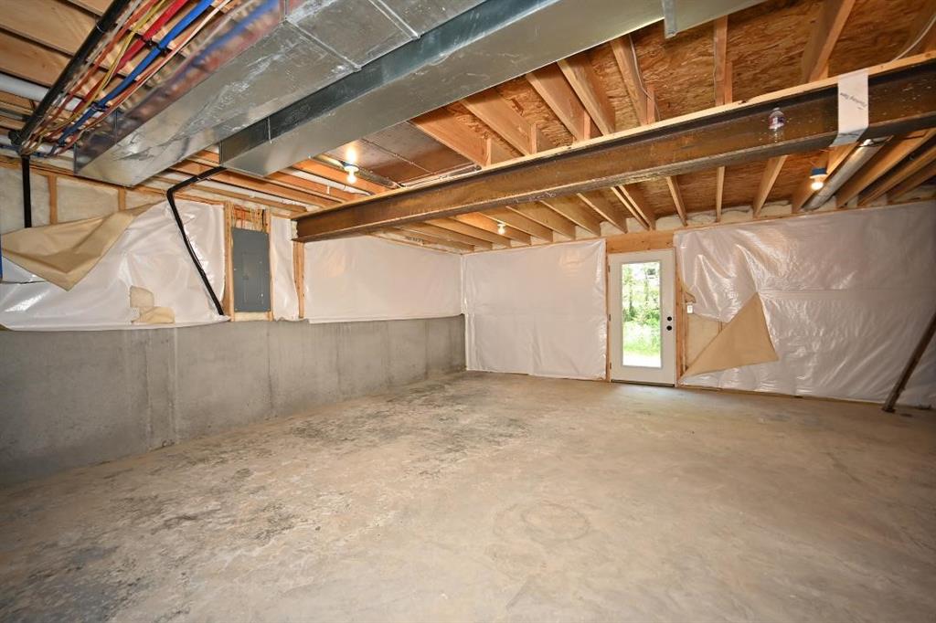 105 Wagers Cir, Dearborn, MO 64439