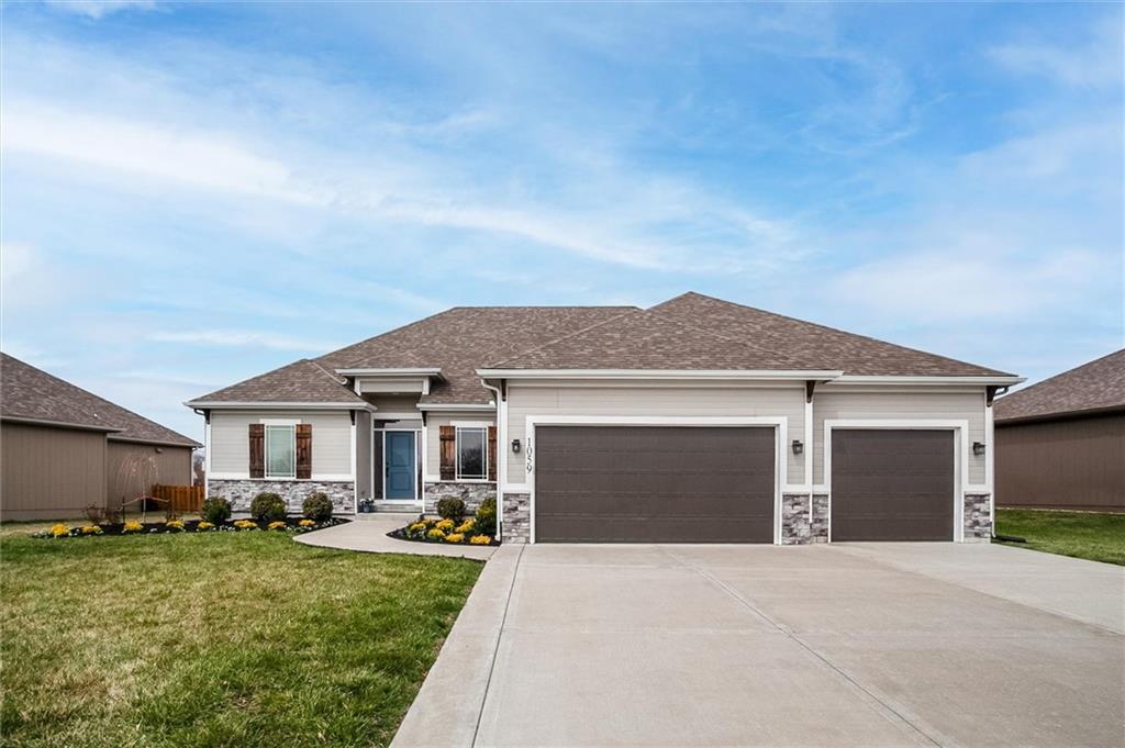 1059 SW Conch Cir, Blue Springs, MO 64064