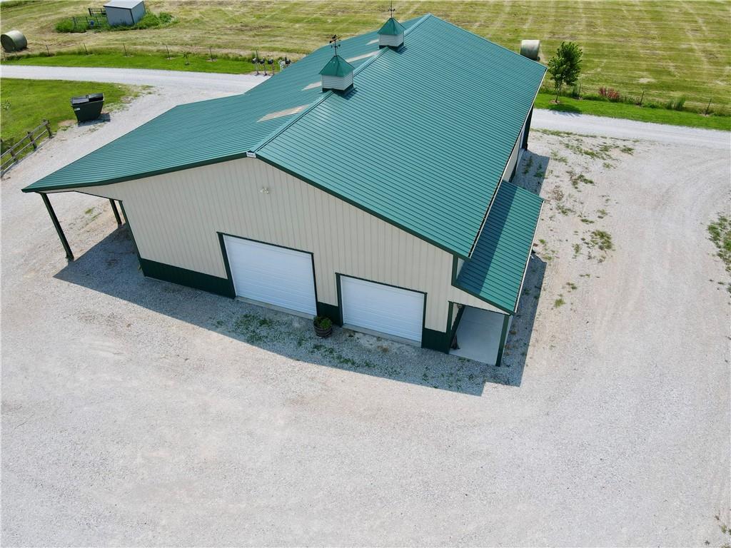 202 NE 1p Rd, Clinton, MO 64735