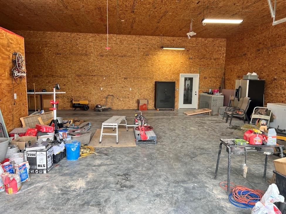202 NE 1p Rd, Clinton, MO 64735