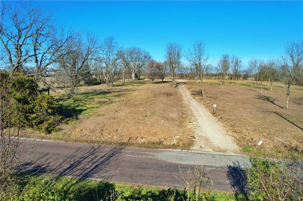 32251 Bluhm Rd, Smithton, MO 65350