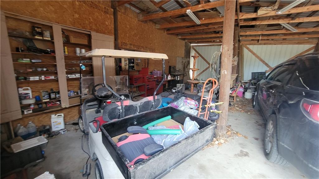 423 Elm St, Mound City, KS 66056
