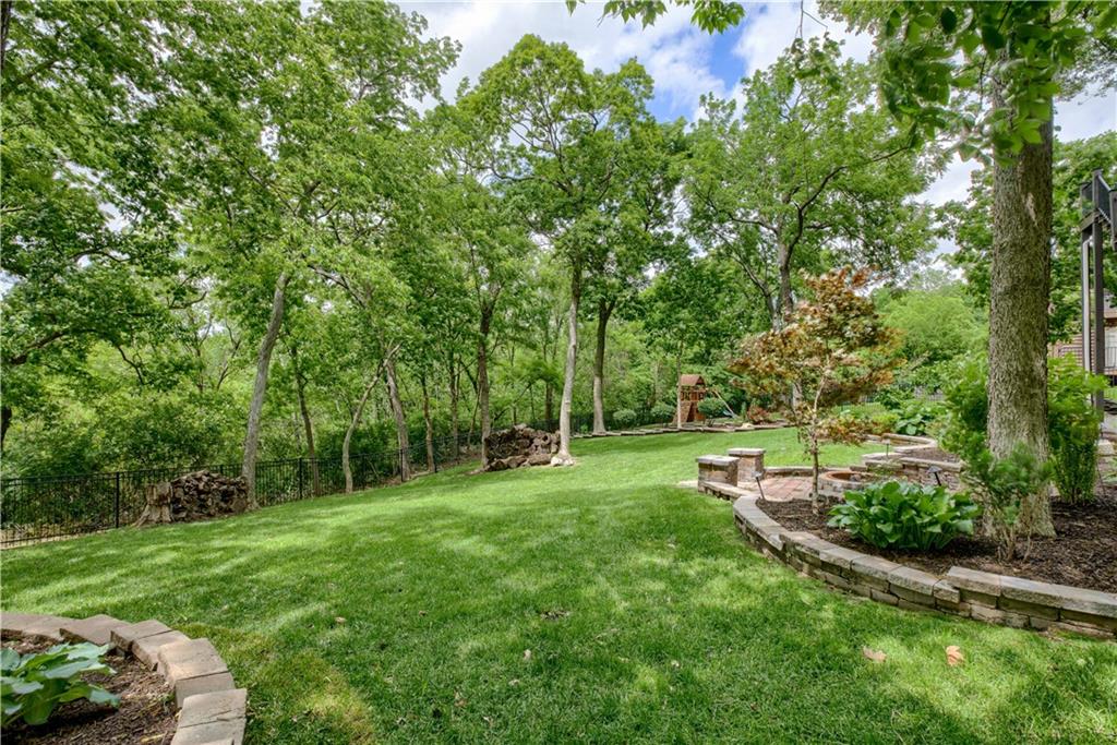 6764 Longview Rd, Shawnee, KS 66218