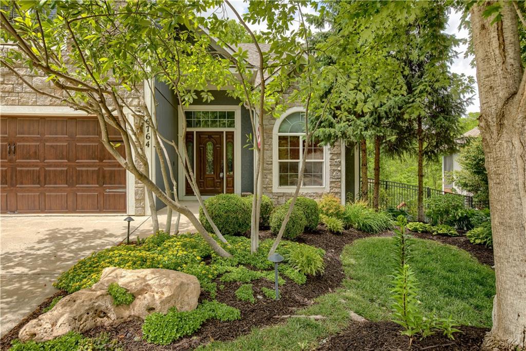 6764 Longview Rd, Shawnee, KS 66218