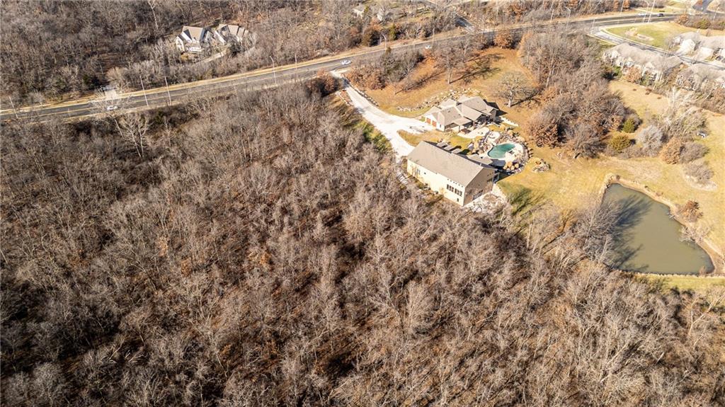 6405 NW Daggett Rd, Kansas City, MO 64152