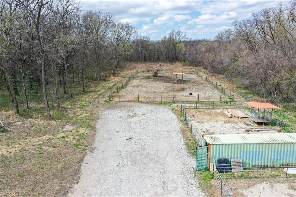 1605 Washington St, Tonganoxie, KS 66086
