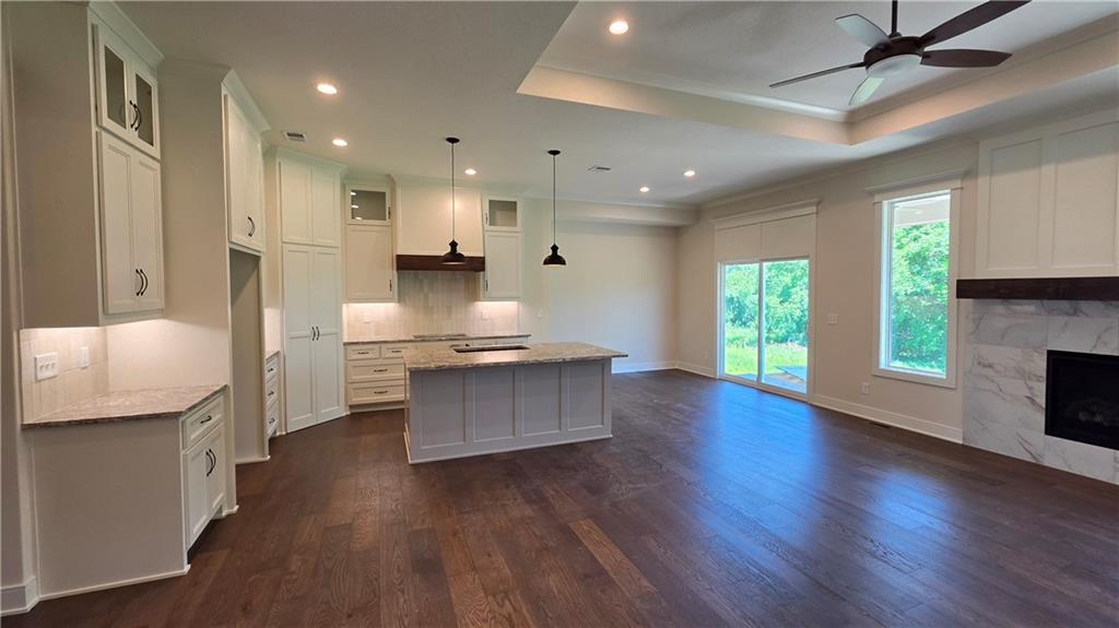 16389 W 170th St, Olathe, KS 66062