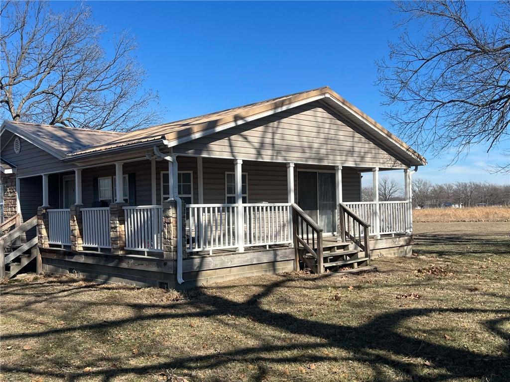 9051 SW 2nd St, Hume, MO 64752