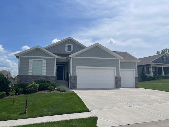 1113 SW Whitby Dr, Lee's Summit, MO 64083