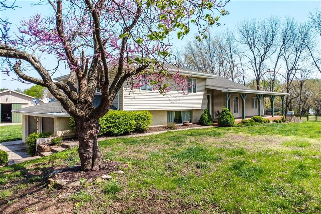 27000 W 199th St, Gardner, KS 66030