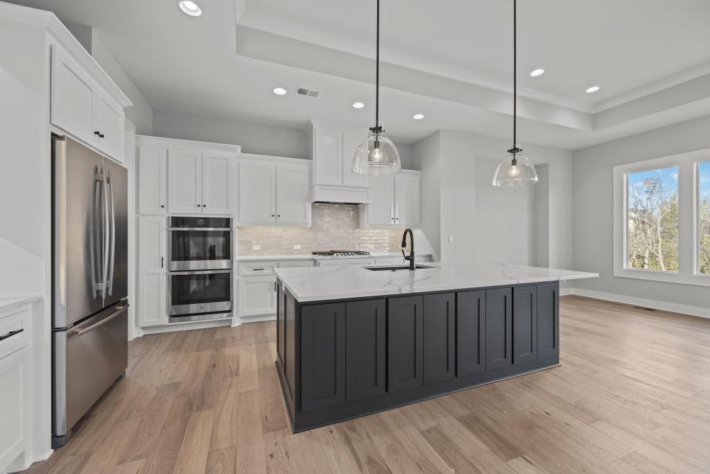4418 W 136th Ter, Leawood, KS 66224