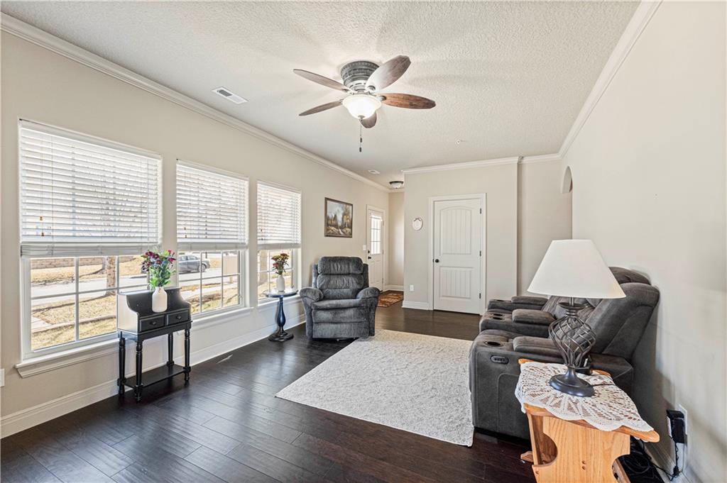 8920 Inkster St, Lenexa, KS 66227