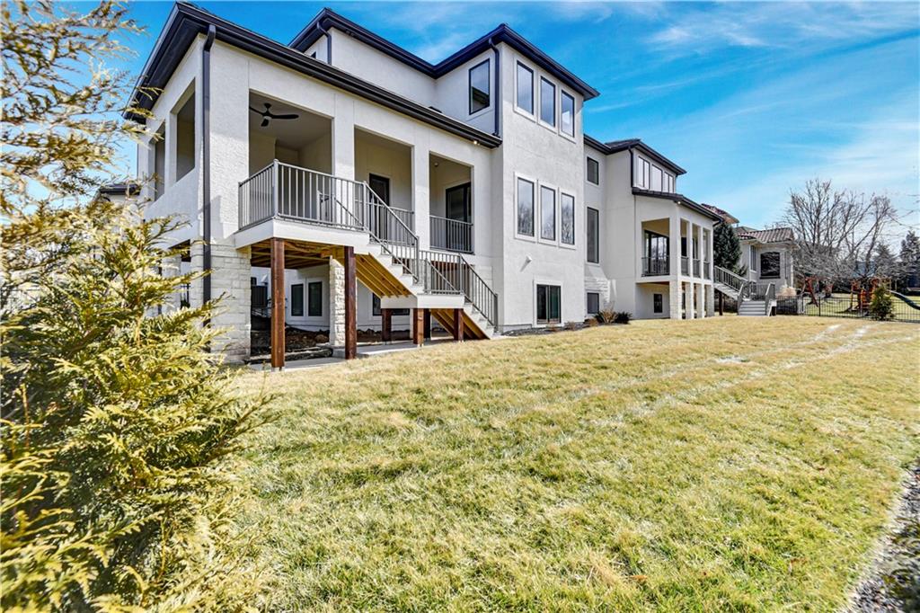 14620 Linden St, Leawood, KS 66224