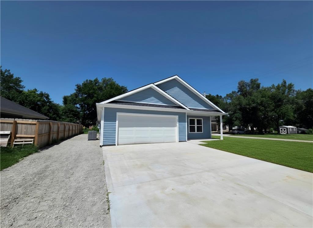 542 N Lexington St, Adrian, MO 64720
