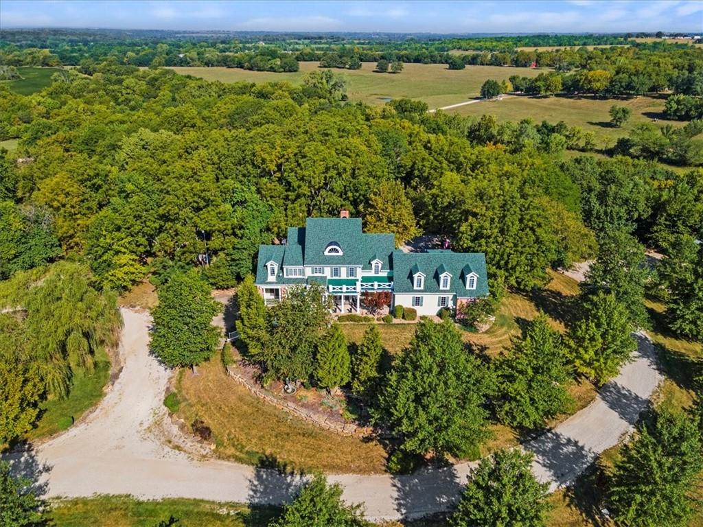 30731 Pflumm Rd, Paola, KS 66071