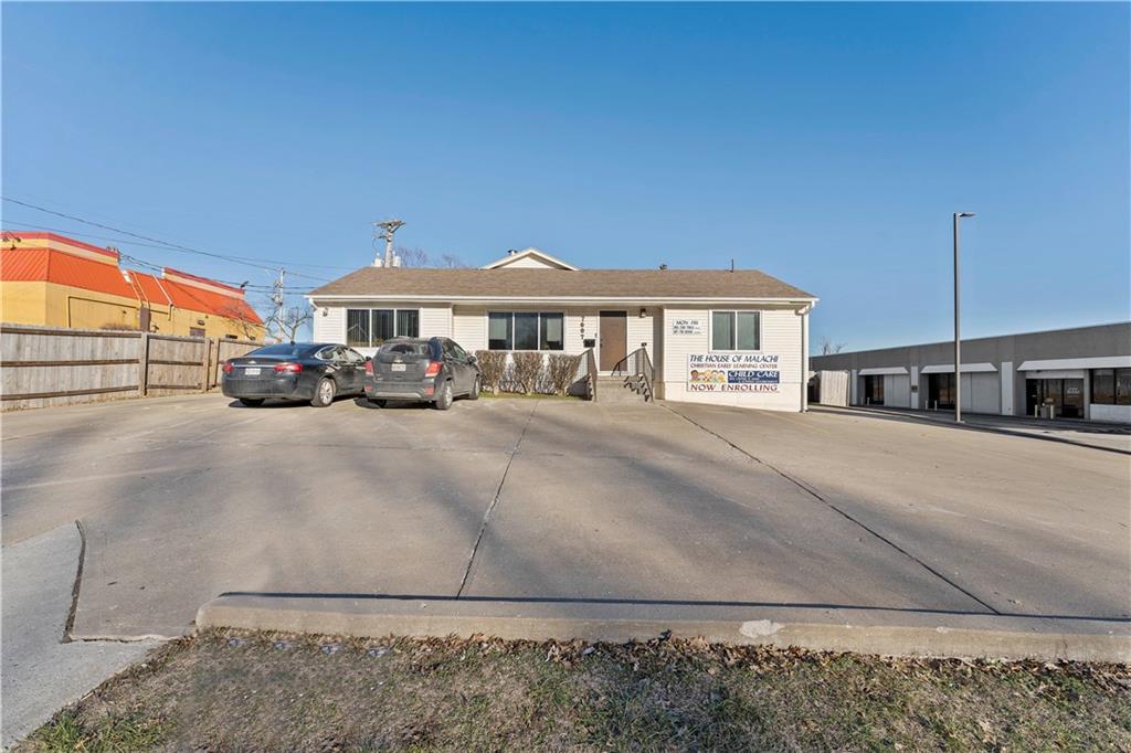 7607 Raytown Rd, Raytown, MO 64138