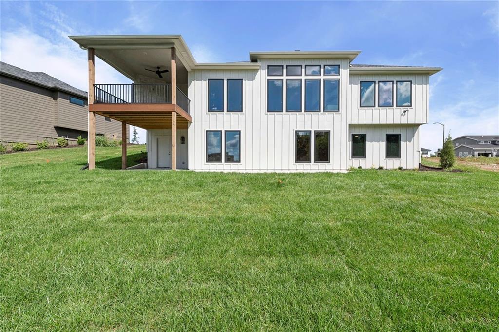 8716 N Lewis Ave, Kansas City, MO 64157