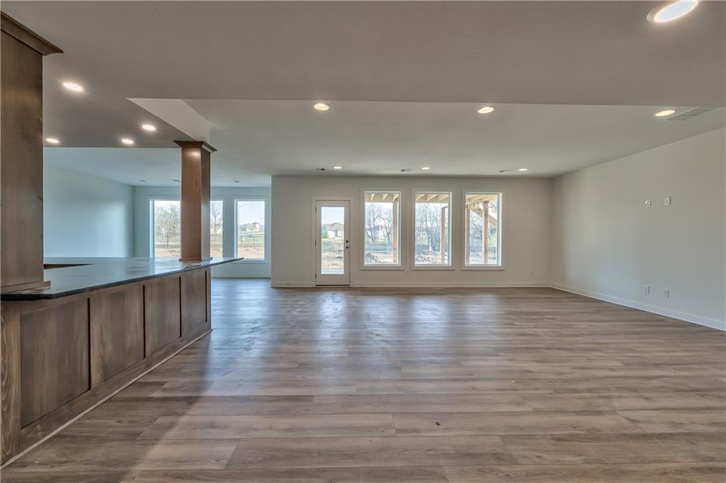 9350 W 170 Ter, Overland Park, KS 66085