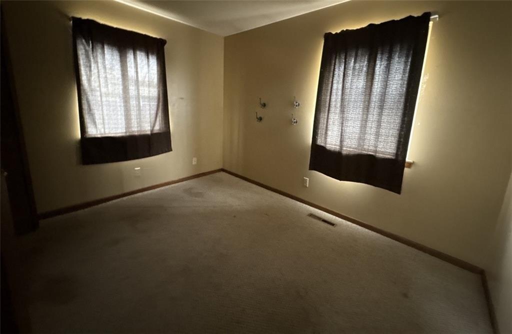 1416 Loveland Dr, Stewartsville, MO 64490