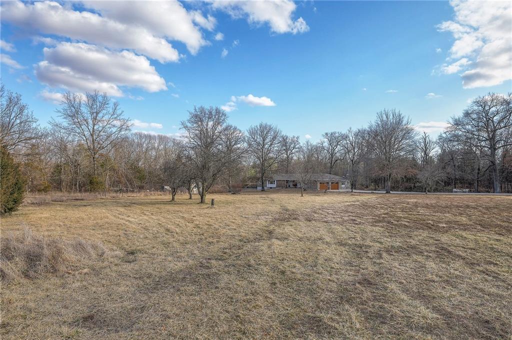 350 NW 71p Rd, Clinton, MO 64735