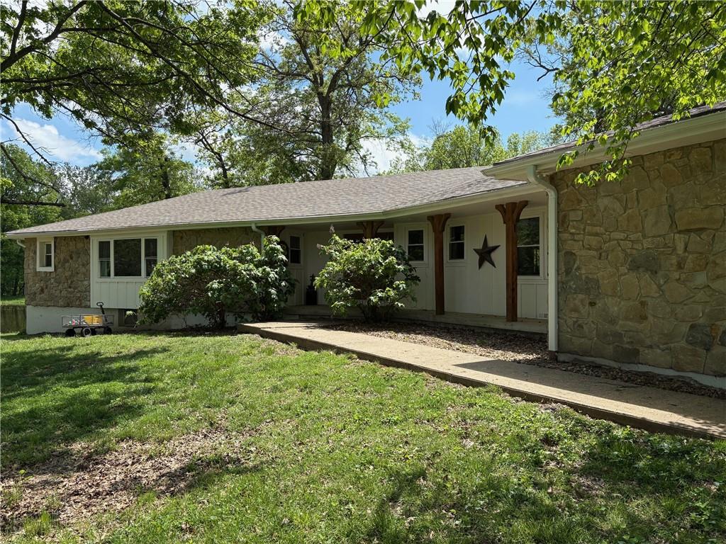 350 NW 71p Rd, Clinton, MO 64735