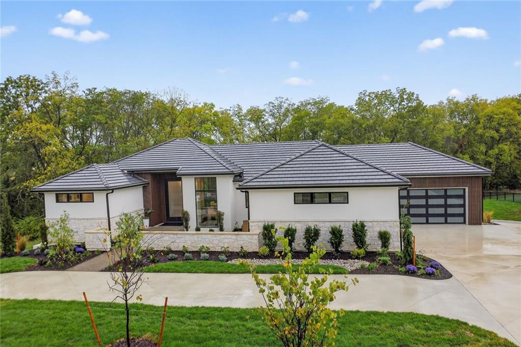 7410 NW Pampas Ln, Parkville, MO 64152