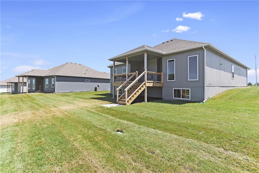 11457 N Auburndale Cir, Kansas City, MO 64157