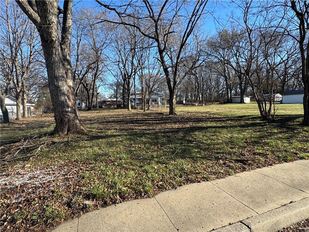 712 W Charles St, Independence, MO 64055