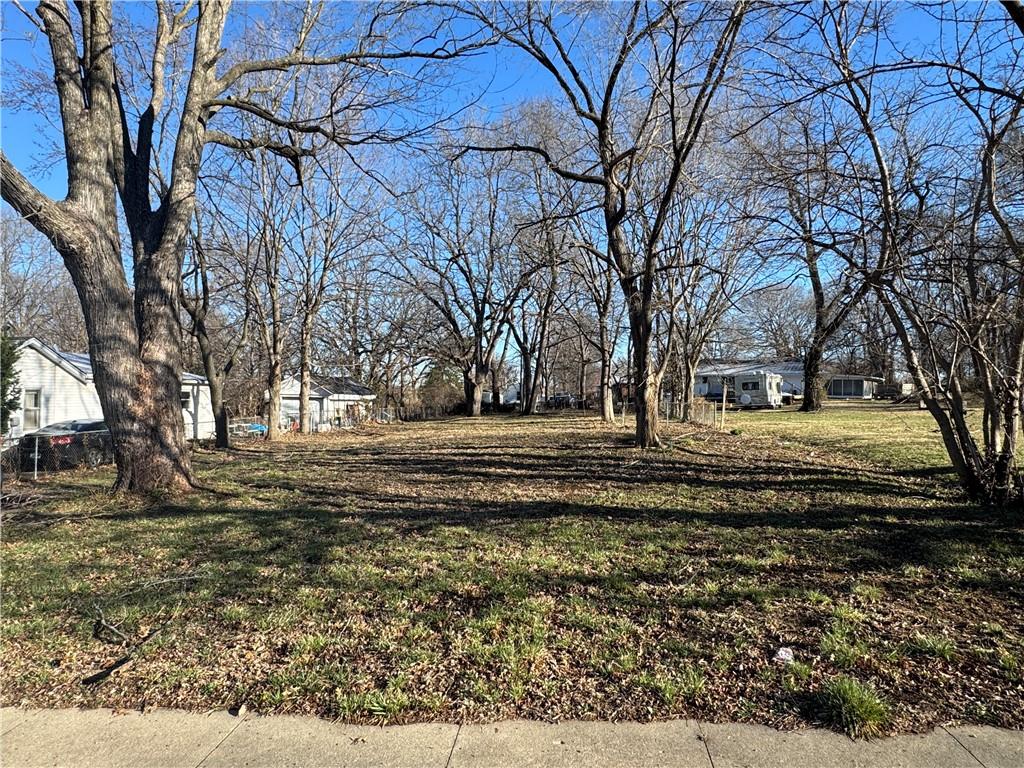 712 W Charles St, Independence, MO 64055