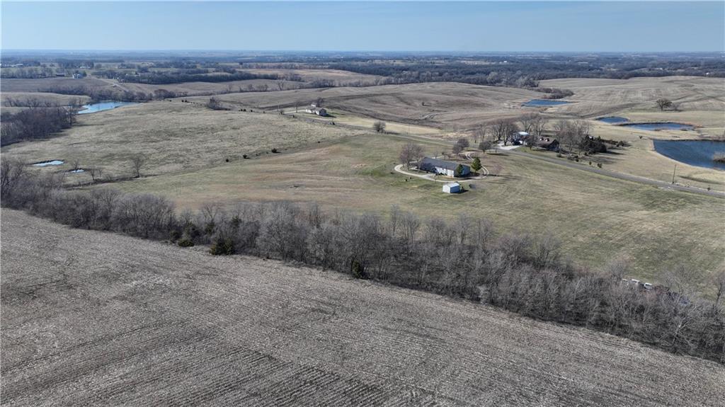 8955 NW N Hw, Stewartsville, MO 64490