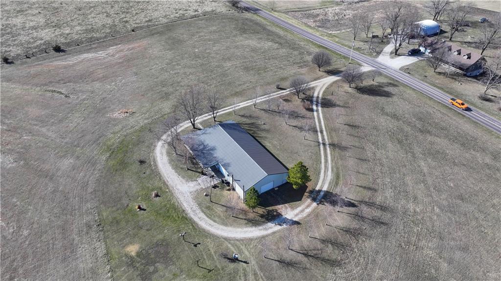 8955 NW N Hw, Stewartsville, MO 64490