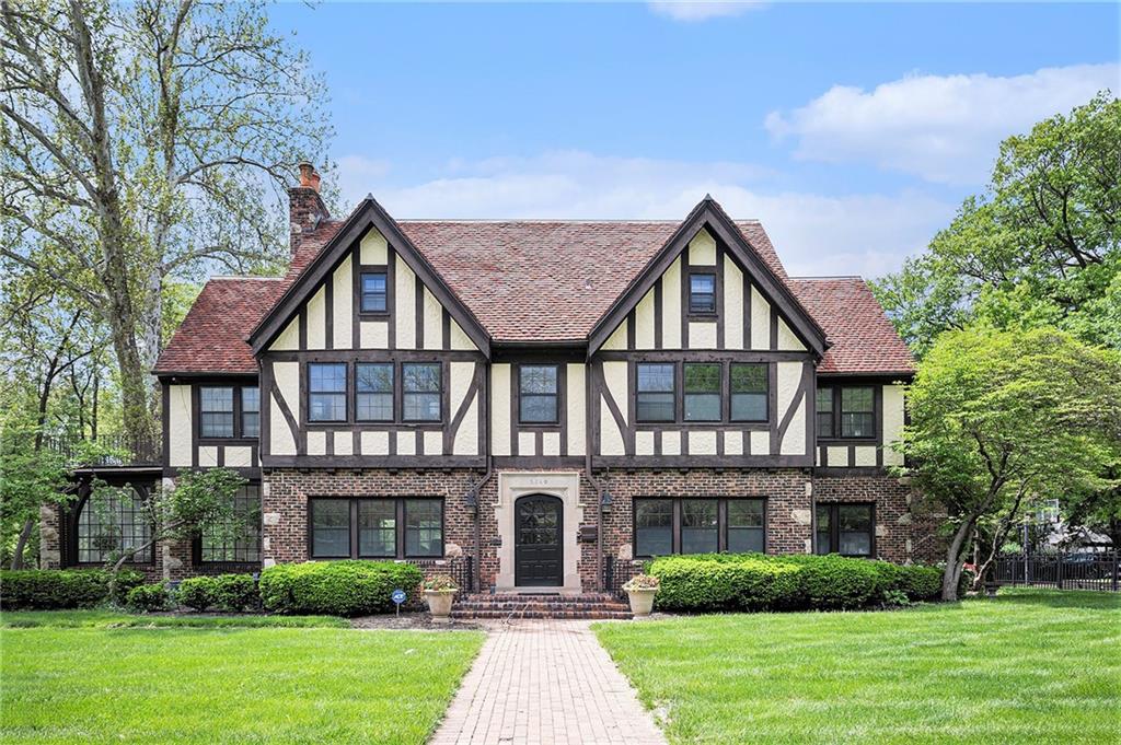 5760 Ward Pw, Kansas City, MO 64113