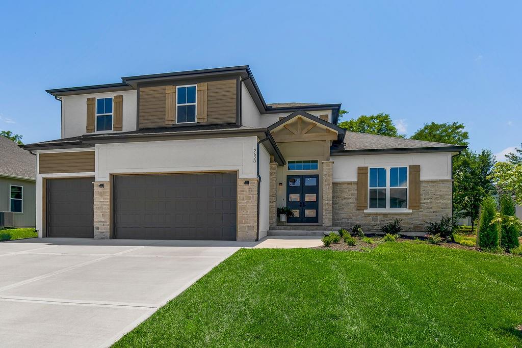 2620 NE Woodland Oak Dr, Lee's Summit, MO 64086
