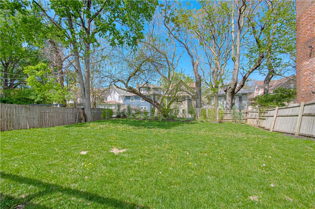 3008 E Linwood Blvd, Kansas City, MO 64128