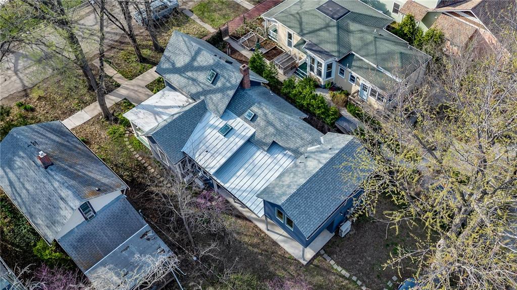 1124 Rhode Island St, Lawrence, KS 66044