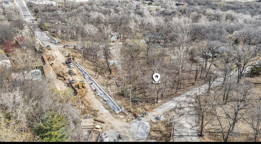 8001 N Green Hills Rd, Kansas City, MO 64151