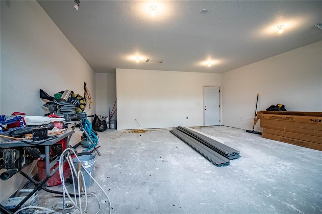207 S Ward St, Leeton, MO 64761
