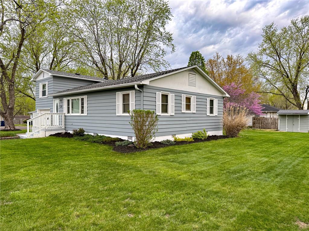 601 Skyline Dr, Brookfield, MO 64628