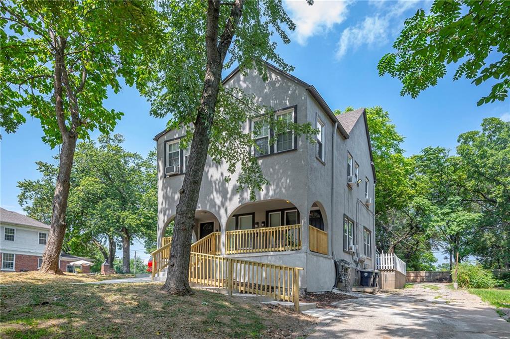 3318 E 10 St, Kansas City, MO 64127