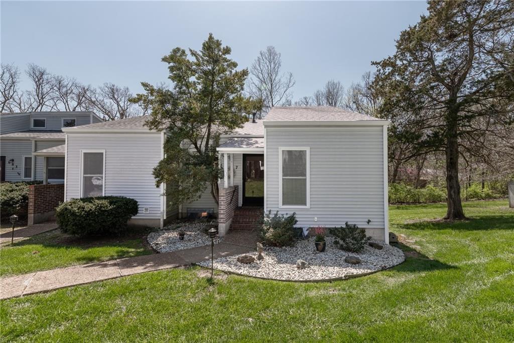 687 Hiddenwod Ct #3, Jefferson City, MO 65109
