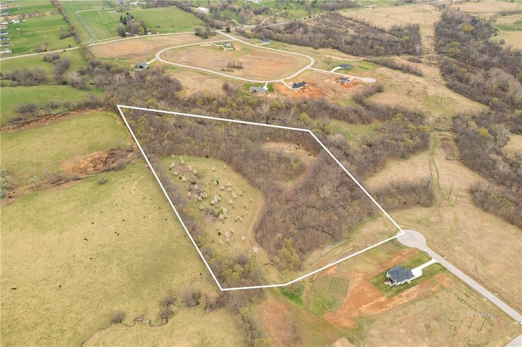 14400 Stringtown Ct, Lake Lotawana, MO 64086