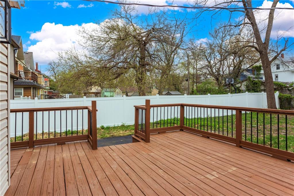 2933 Lockridge St, Kansas City, MO 64128
