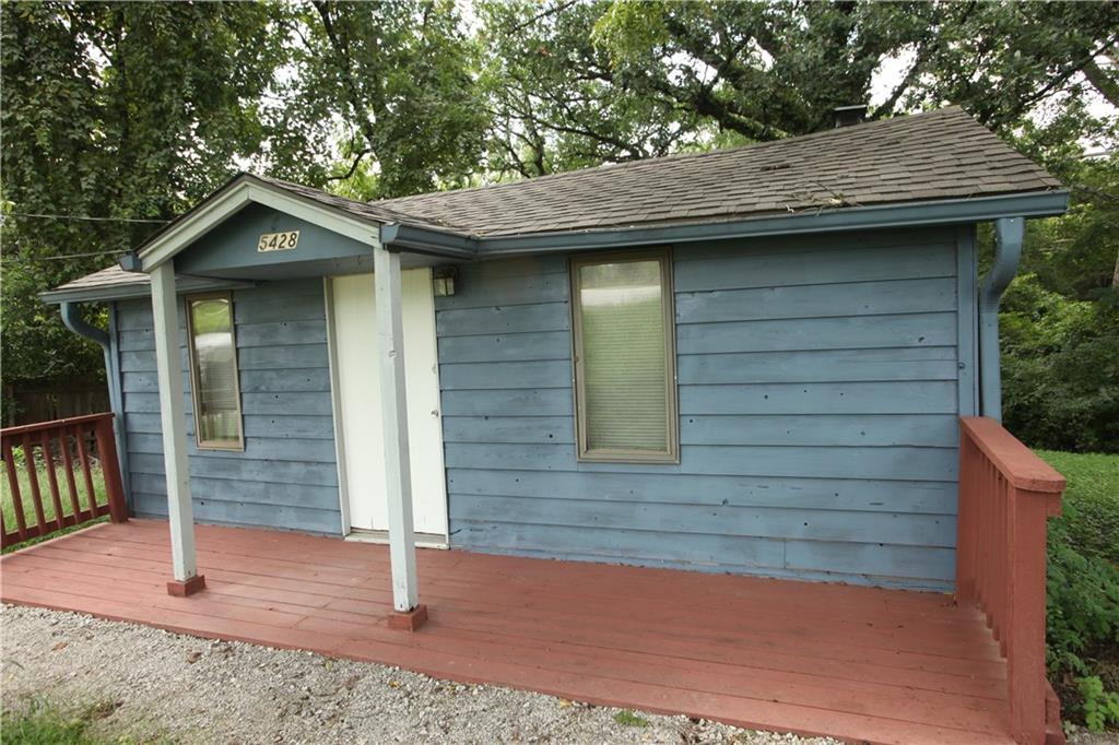 5428 Houston Lake Dr, Kansas City, MO 64151