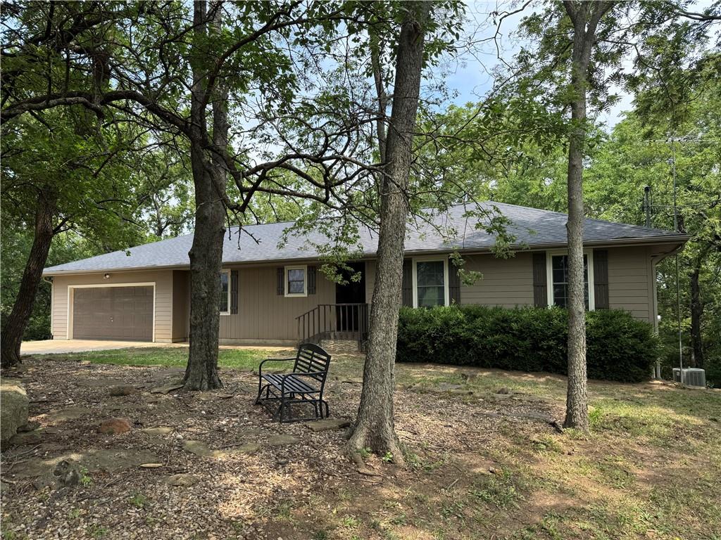 12301 S Stubbs Rd, Overbrook, KS 66524