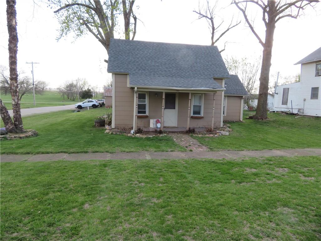501 Elm St, Nortonville, KS 66060