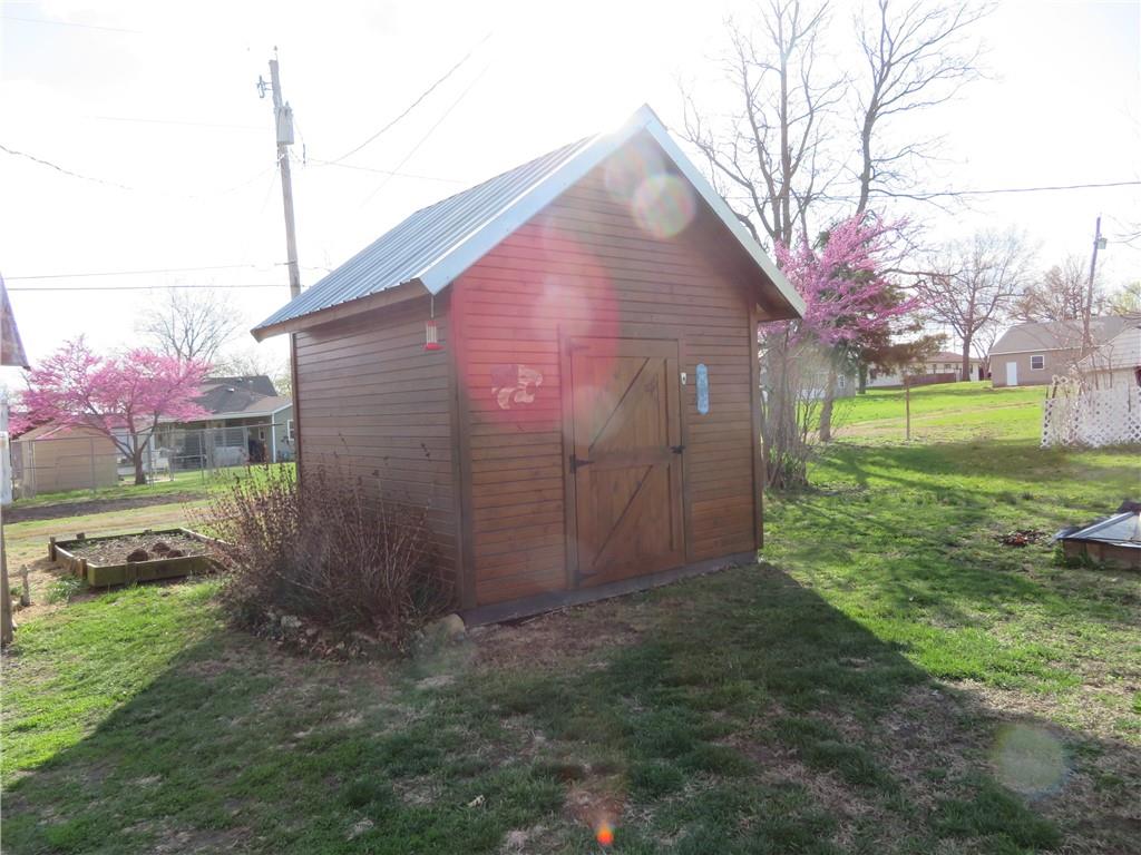 501 Elm St, Nortonville, KS 66060