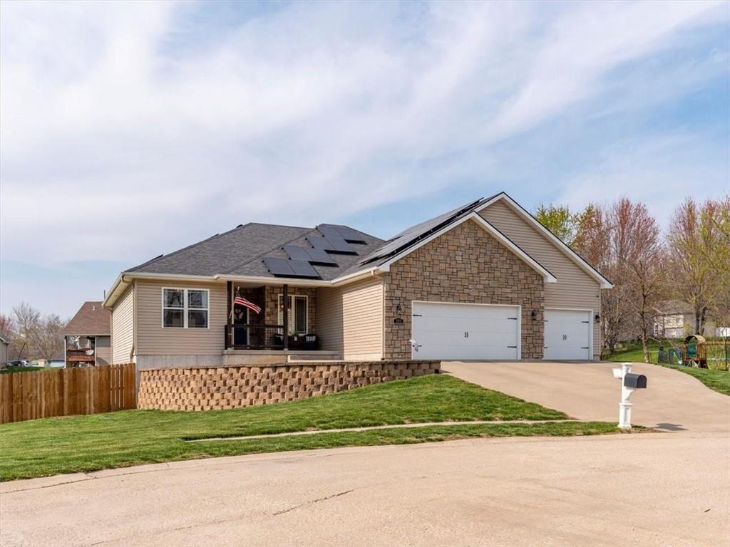 105 Fox Den Ct, Savannah, MO 64485