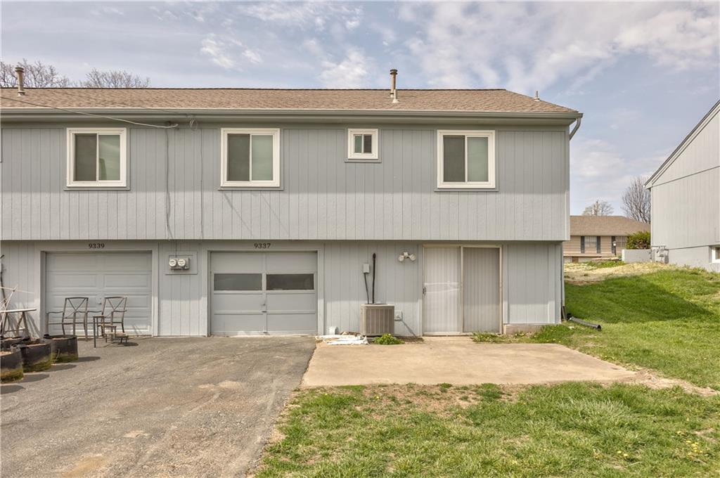 9337 Ballentine St, Overland Park, KS 66214