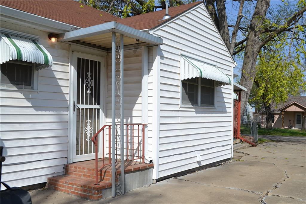 733 NE Kellam Ave, Topeka, KS 66616
