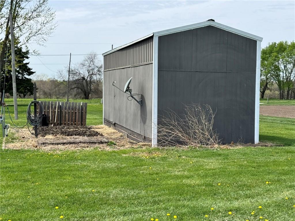 22497 Metcalf Rd, Bucyrus, KS 66013